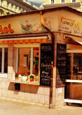 Karmeliterviertel for Vienna Tourist Board by Erli Grünzweil